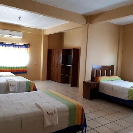 Hotel Alebrijes Сан-Педро-Почутла Экстерьер фото