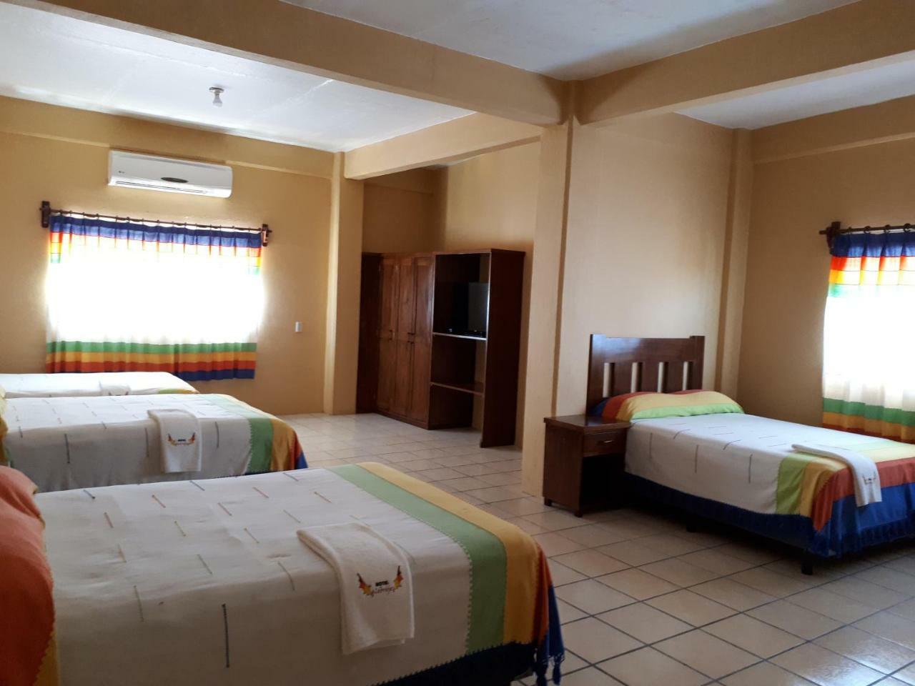 Hotel Alebrijes Сан-Педро-Почутла Экстерьер фото