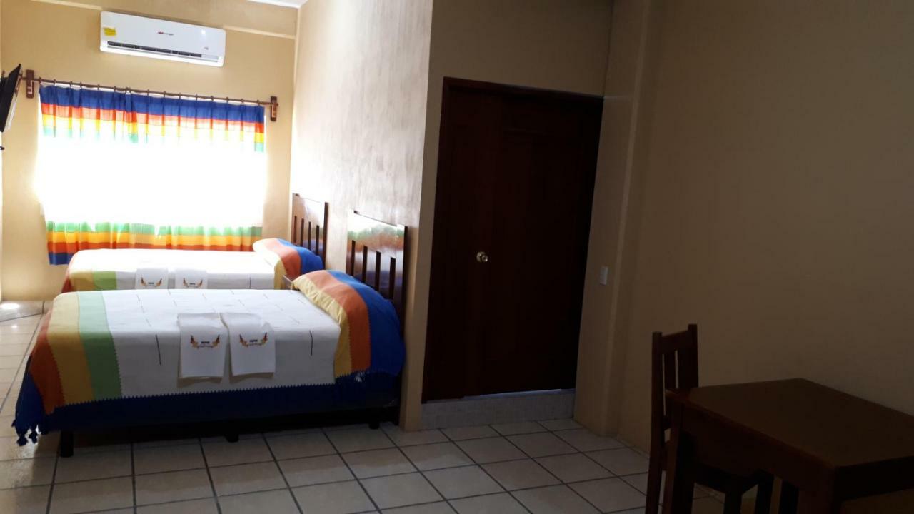 Hotel Alebrijes Сан-Педро-Почутла Экстерьер фото